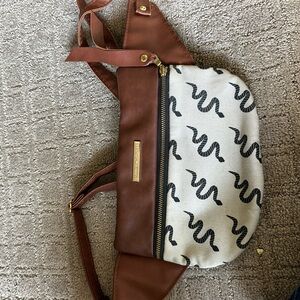 Hannah wingate cross body